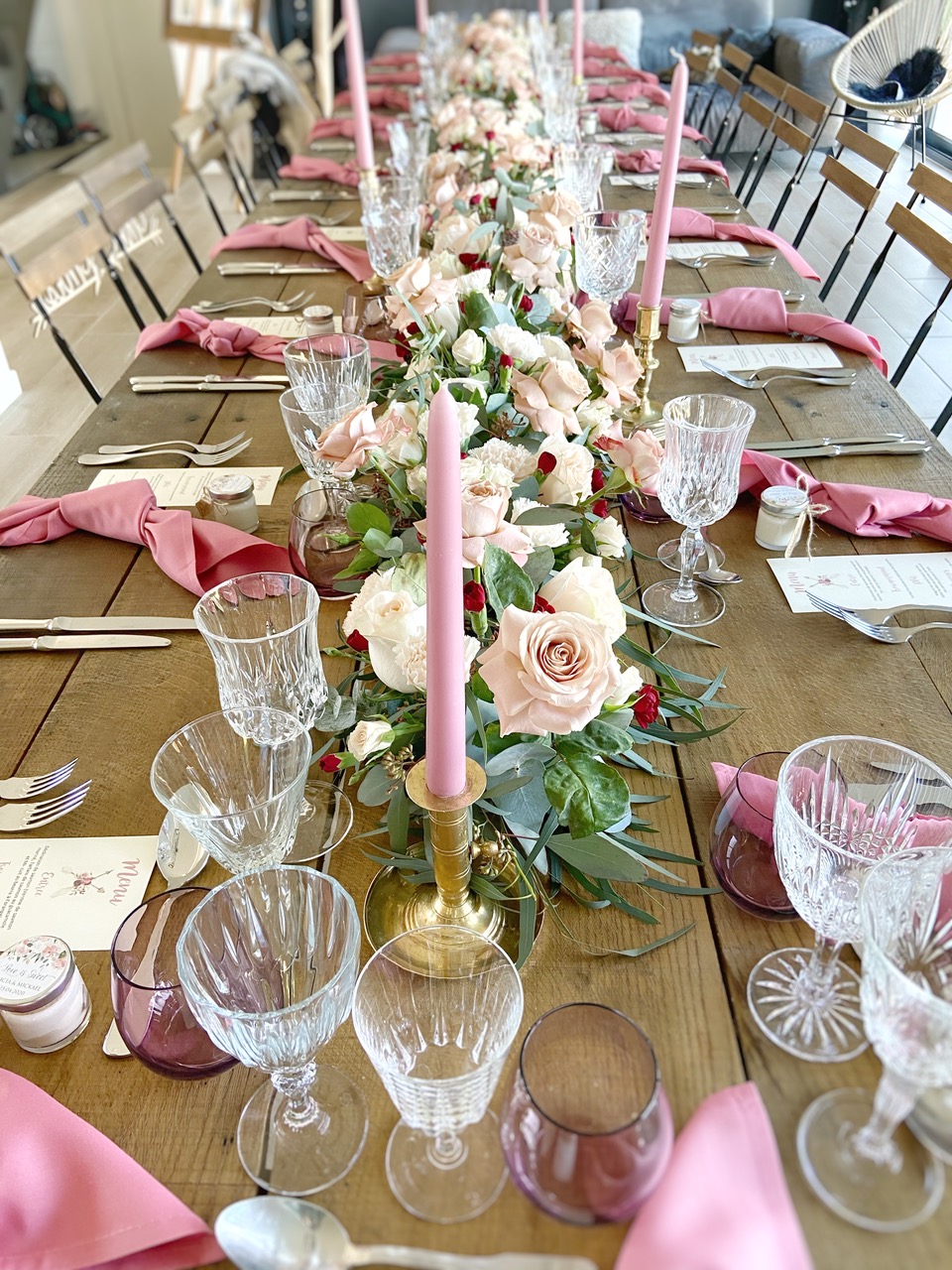 centre de table en fleurs réalisé par les fleurs de mademoiselle lors d'un mariage en Normandie