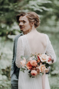 bouquet d'une mariée réalisé par les fleurs de mademoiselle